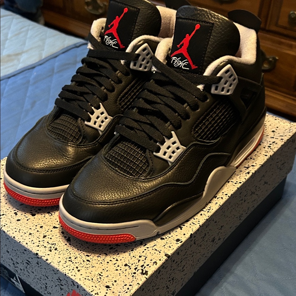 Jordan 4’s size 10.5